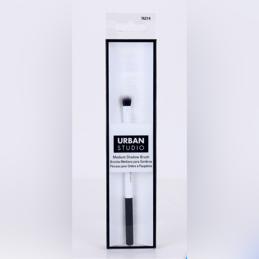 Urban Studio Medium Shadow Brush